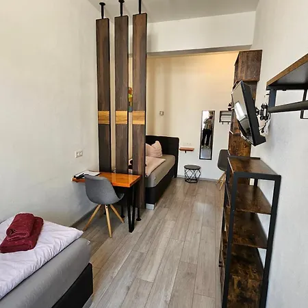 Zum Obstler - Gaststaette Und Vendégház Gera