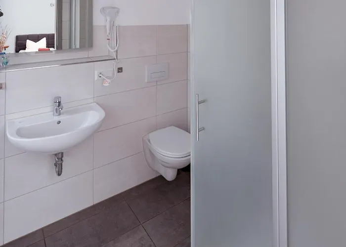 Zum Obstler - Gaststaette Und 3* Gera