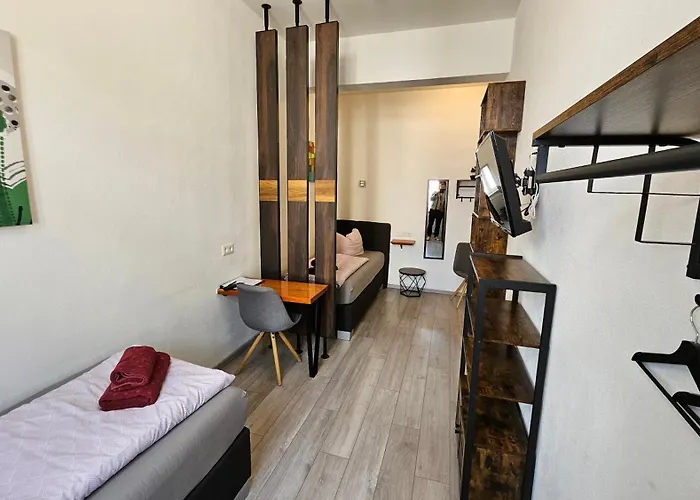 Zum Obstler - Gaststaette Und Vendégház Gera